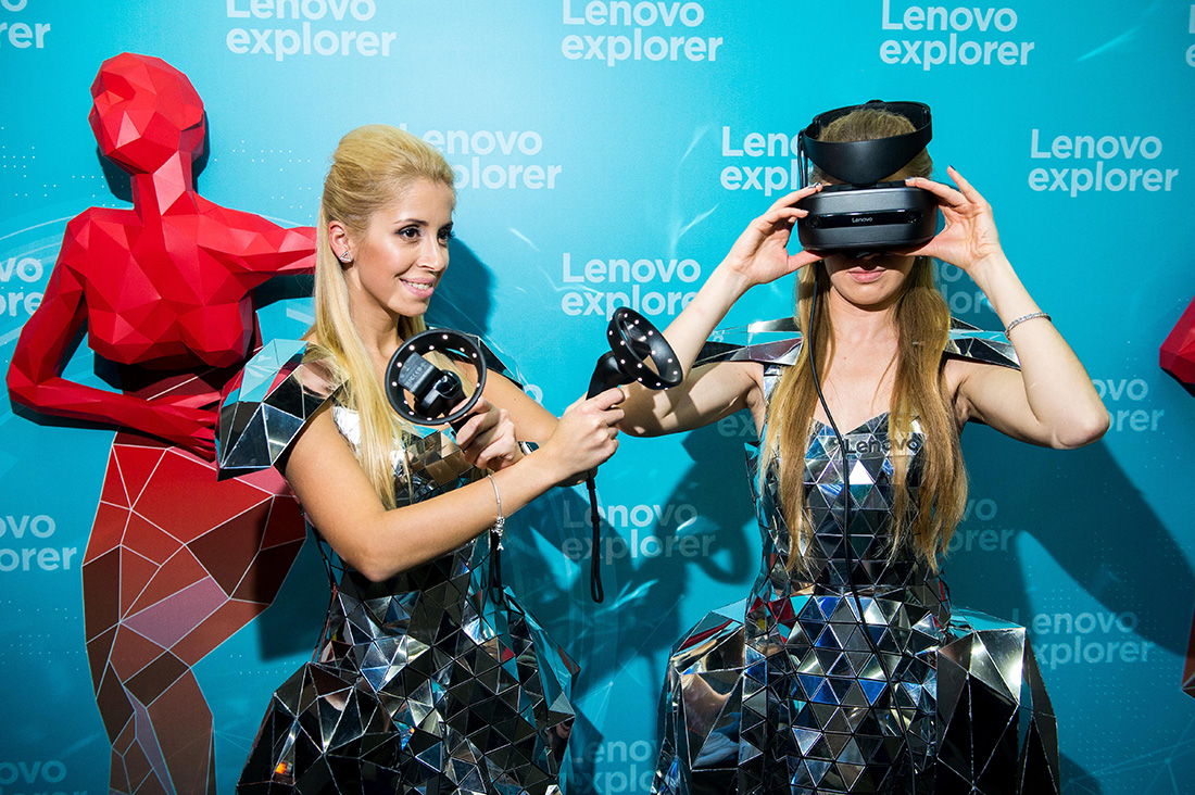 Шлем виртуальной реальности Lenovo Explorer