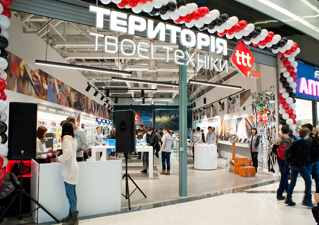 Презентация техно-платья на открытии магазина электроники ttt.ua