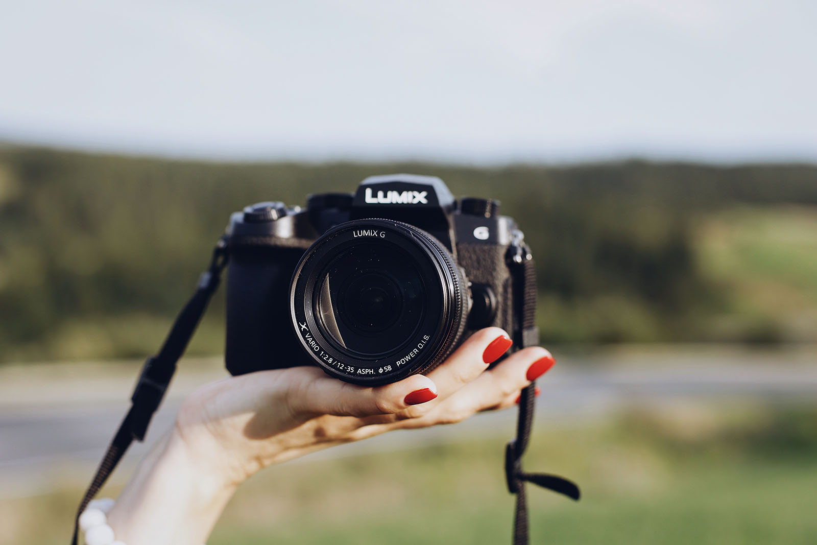 Panasonic LUMIX G90 в руках Instagram-блогера